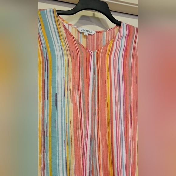 Davi & Dani Stripped Multi Colored 100% Rayon V-neck Pull On Blouse Size S - Picture 4 of 6